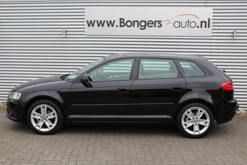AUDI A3 1.6 Ambition 5drs volledig