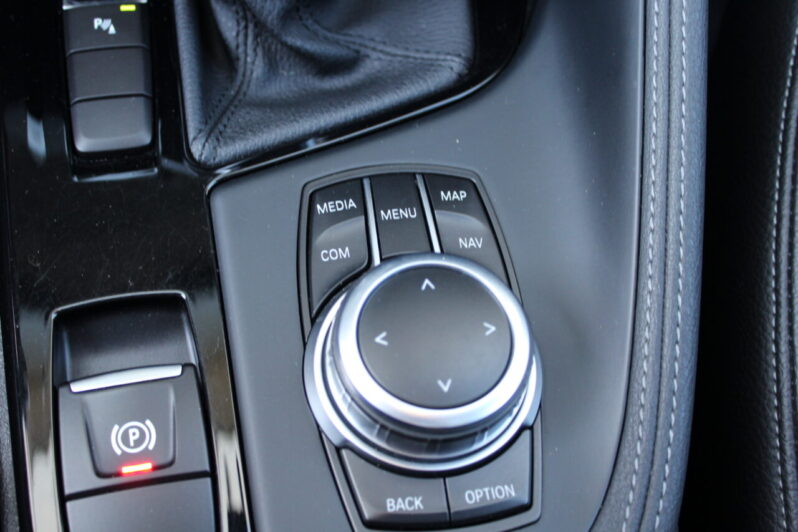 BMW X1 sDrive 20i xLine Automaat volledig