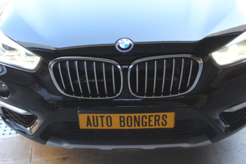 BMW X1 sDrive 20i xLine Automaat volledig