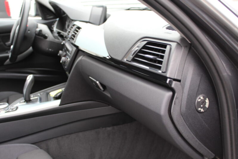 BMW 320i Touring High Executive Automaat volledig