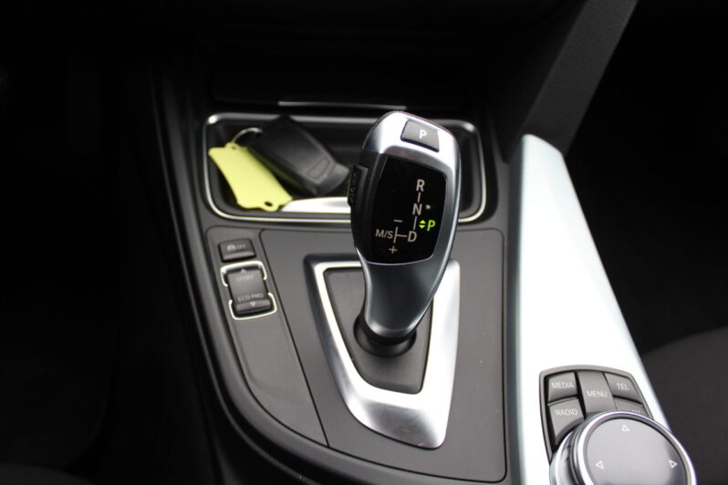 BMW 320i Touring High Executive Automaat volledig