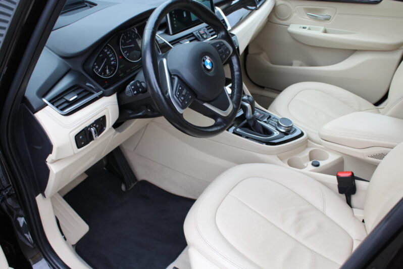 BMW 218i Gran Tourer Luxury Line Automaat volledig