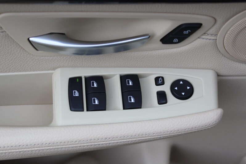 BMW 218i Gran Tourer Luxury Line Automaat volledig