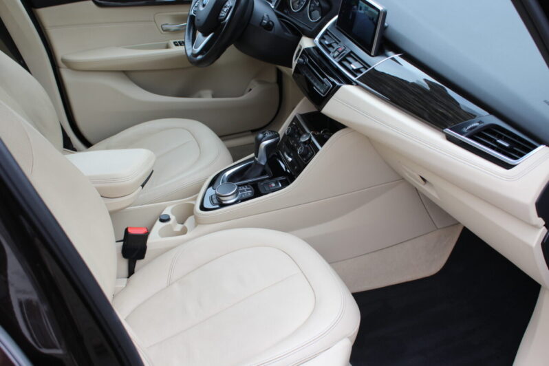 BMW 218i Gran Tourer Luxury Line Automaat volledig