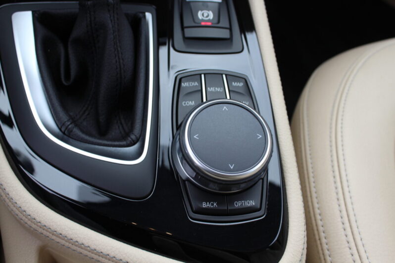 BMW 218i Gran Tourer Luxury Line Automaat volledig