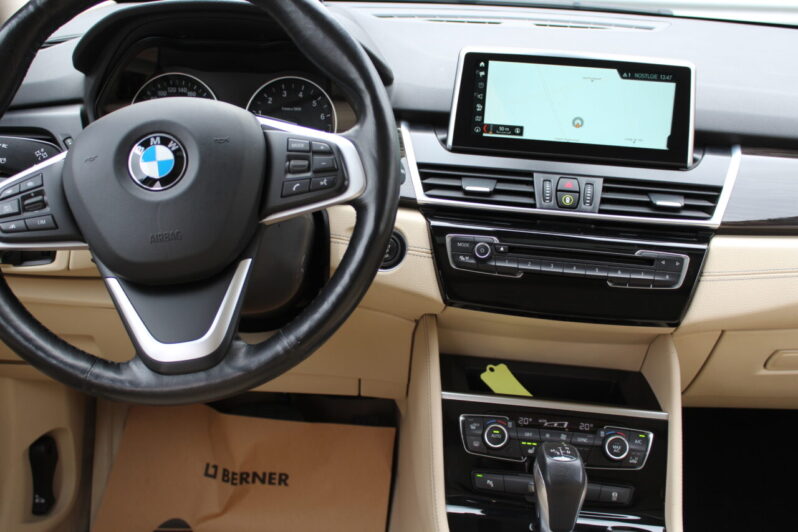 BMW 218i Gran Tourer Luxury Line Automaat volledig
