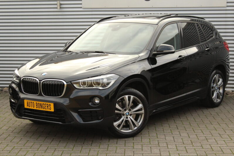 BMW X1 xDrive 20i Sport Line Automaat volledig