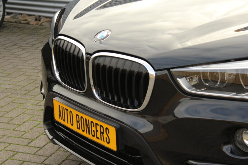 BMW X1 xDrive 20i Sport Line Automaat volledig