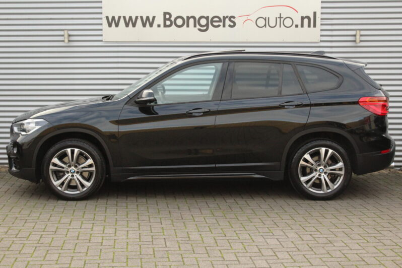 BMW X1 xDrive 20i Sport Line Automaat volledig
