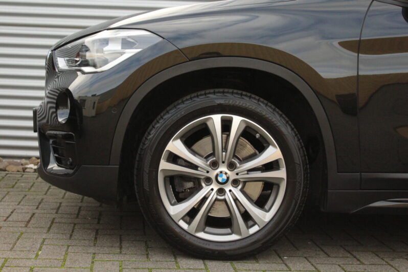 BMW X1 xDrive 20i Sport Line Automaat volledig