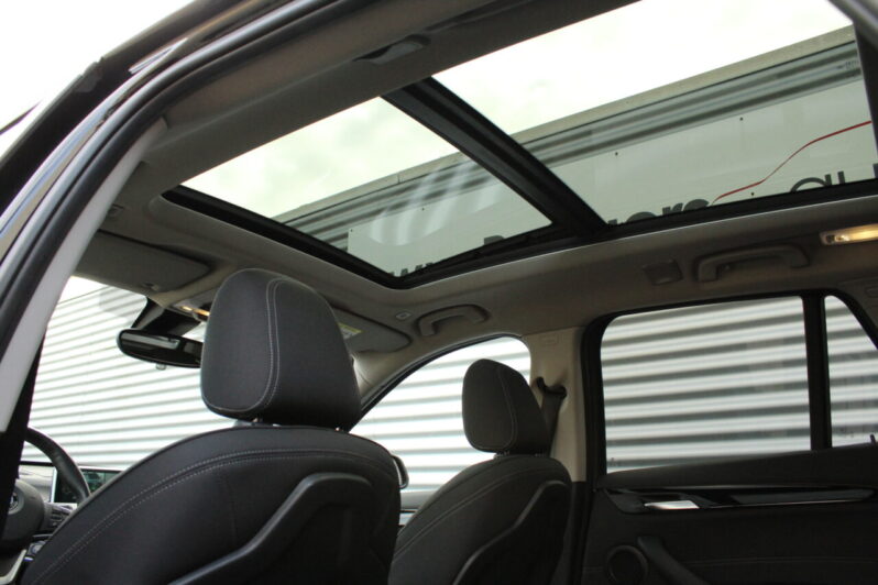 BMW X1 xDrive 20i Sport Line Automaat volledig