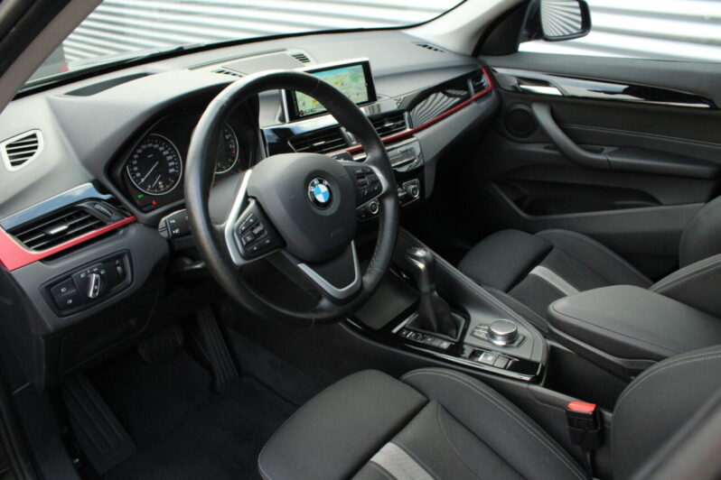 BMW X1 xDrive 20i Sport Line Automaat volledig