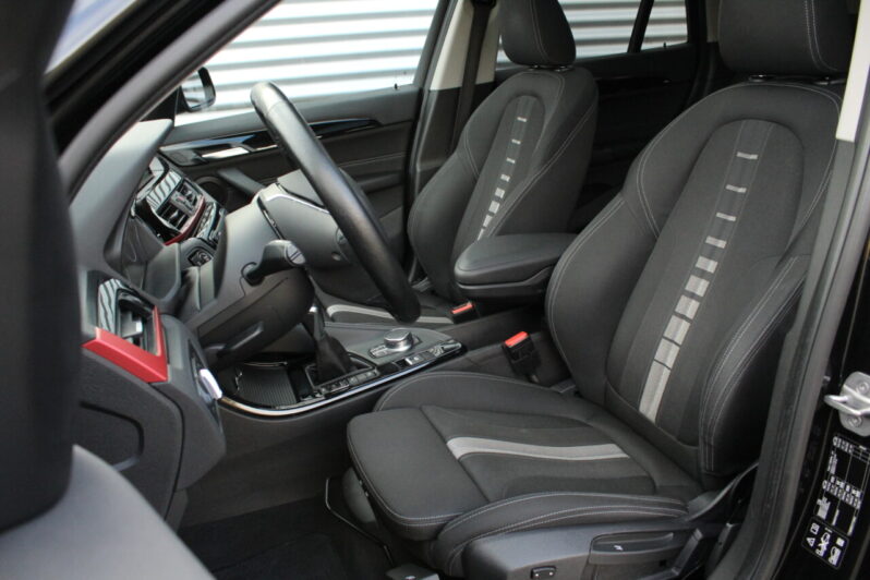 BMW X1 xDrive 20i Sport Line Automaat volledig