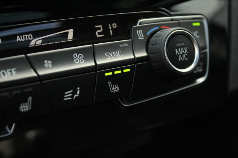 BMW X1 xDrive 20i Sport Line Automaat volledig