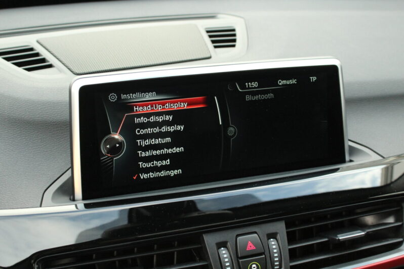 BMW X1 xDrive 20i Sport Line Automaat volledig