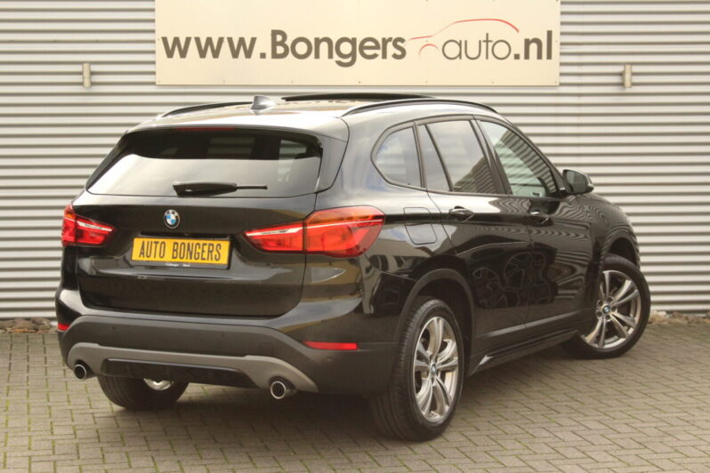 BMW X1 xDrive 20i Sport Line Automaat volledig