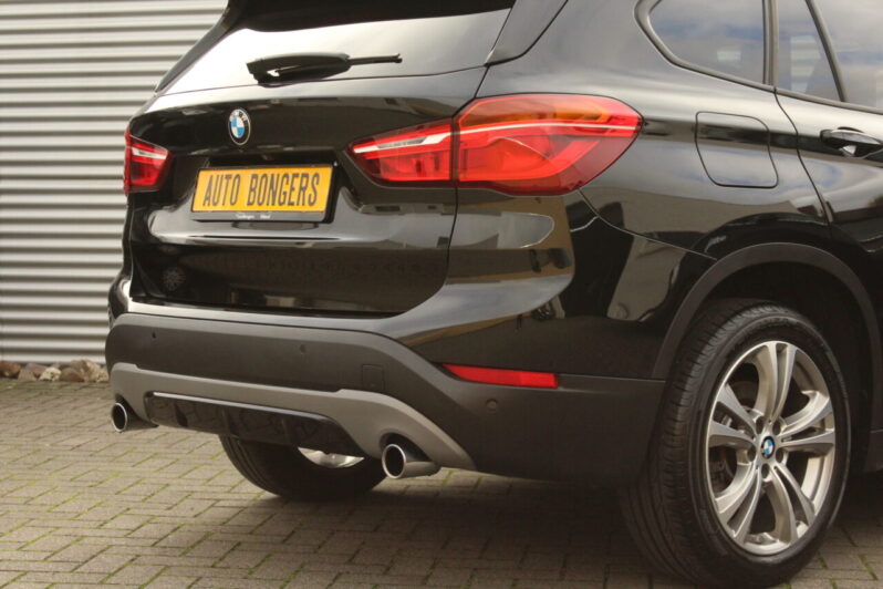 BMW X1 xDrive 20i Sport Line Automaat volledig