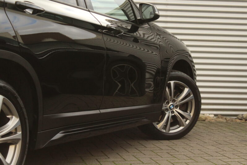 BMW X1 xDrive 20i Sport Line Automaat volledig