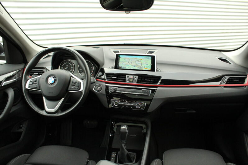 BMW X1 xDrive 20i Sport Line Automaat volledig