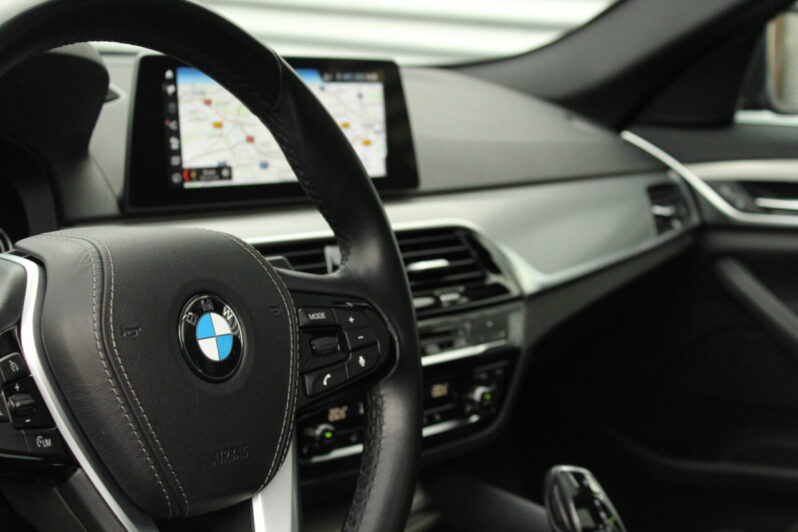 BMW 520i Touring High Executive Automaat volledig