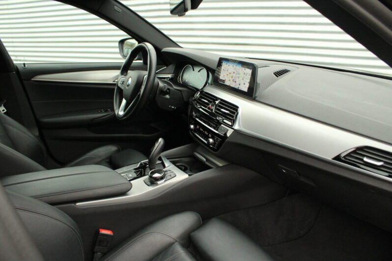 BMW 520i Touring High Executive Automaat volledig