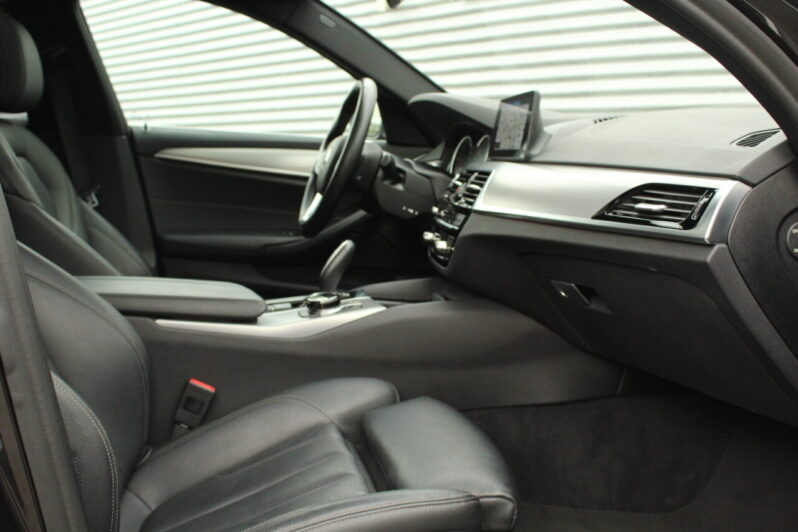 BMW 520i Touring High Executive Automaat volledig