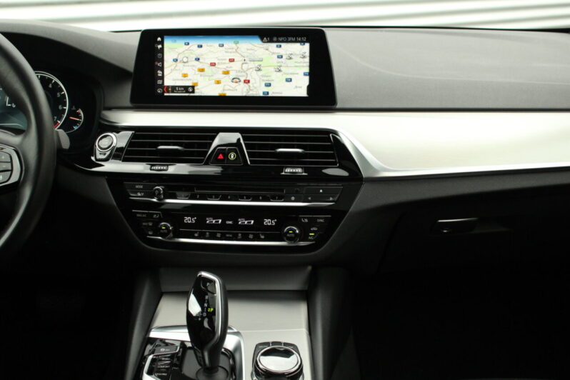 BMW 520i Touring High Executive Automaat volledig