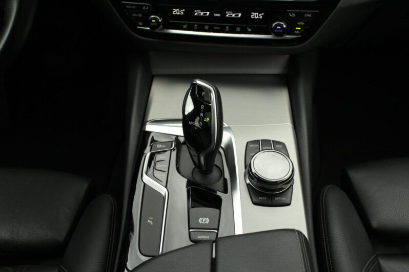 BMW 520i Touring High Executive Automaat volledig